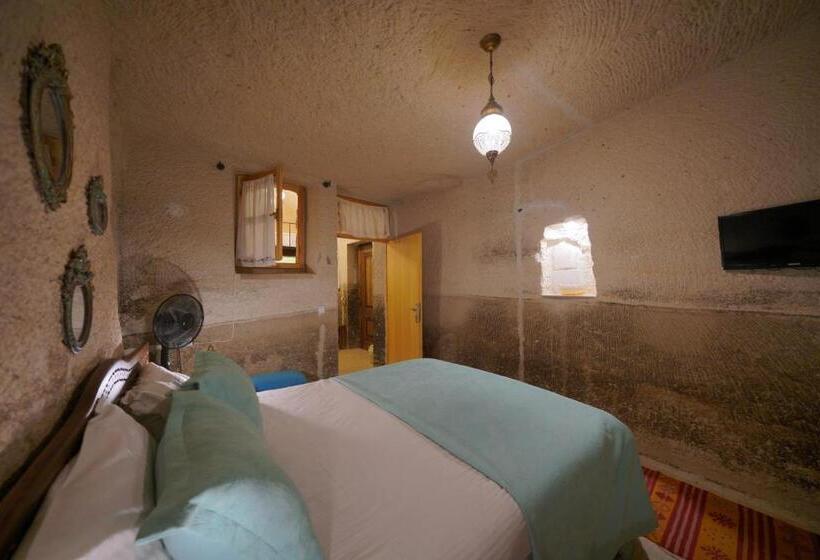 家庭交流房, Salkım Cave House