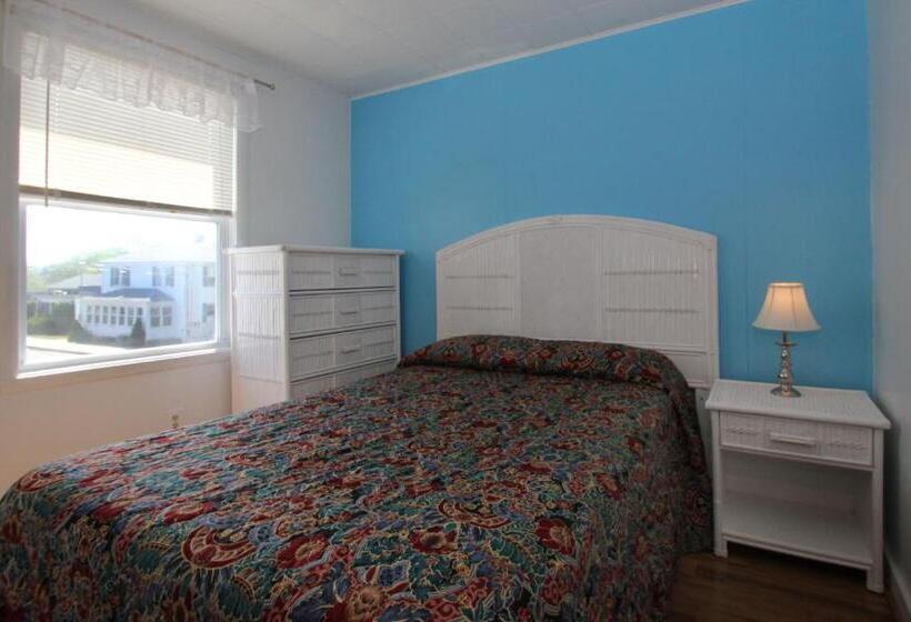 דירת שני חדרים, Atlantis Motel