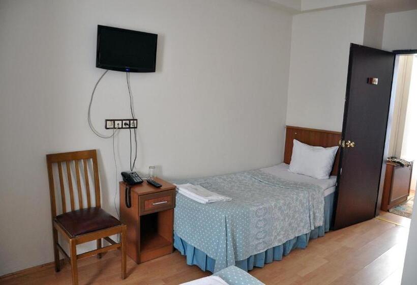 Номер Стандарт Трехместный, Hekimoğlu