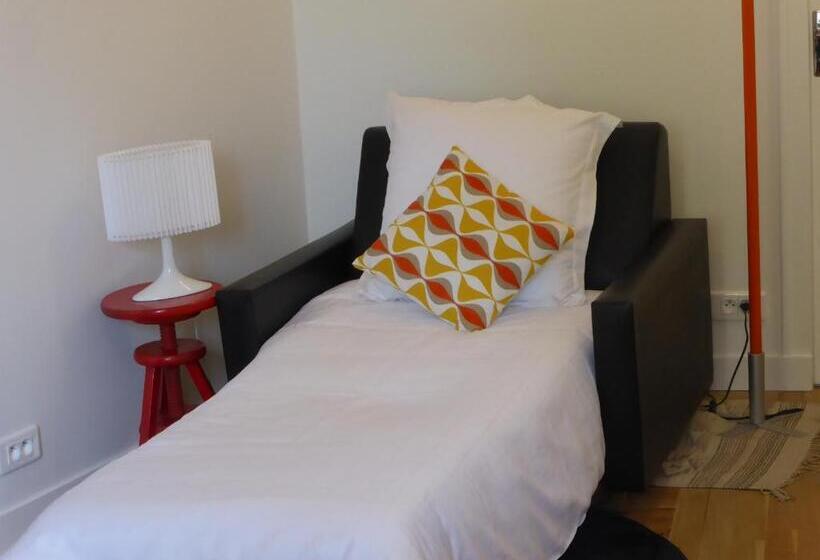 Номер Стандарт, Une Chambre à Neuilly Guest House