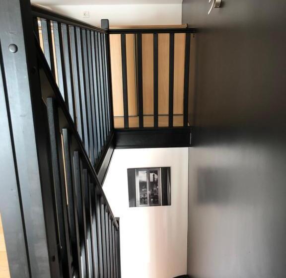 带大床的标准工作室, Une Chambre à Neuilly Guest House