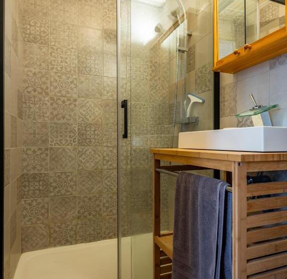 패밀리 스위트, La Tour Pom'pin