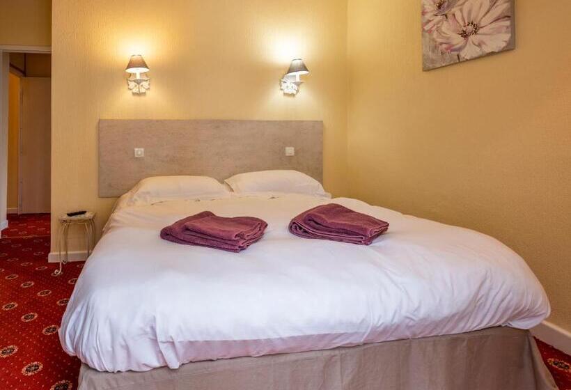 패밀리 스위트, La Tour Pom'pin