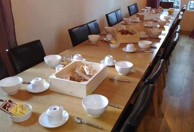 스탠다드 트리플 룸, La Tour Pom'pin