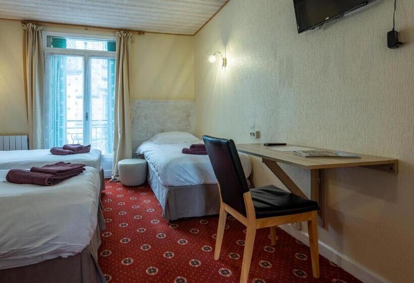 스탠다드 트리플 룸, La Tour Pom'pin