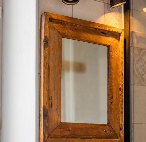 스탠다드 트리플 룸, La Tour Pom'pin