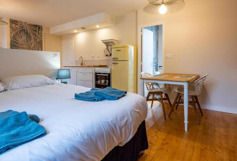 수피리어 스튜디오, La Tour Pom'pin