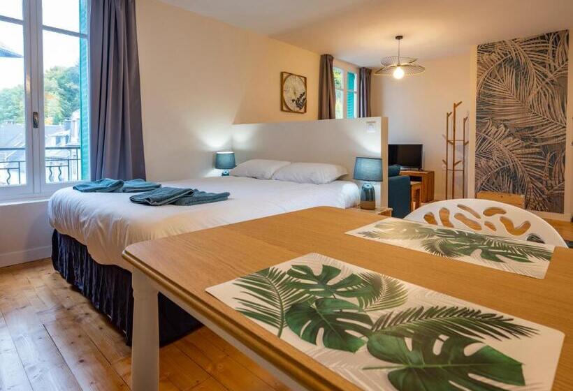 수피리어 스튜디오, La Tour Pom'pin