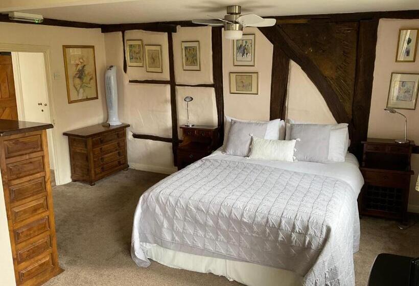 高级套房, The Jolly Farmer