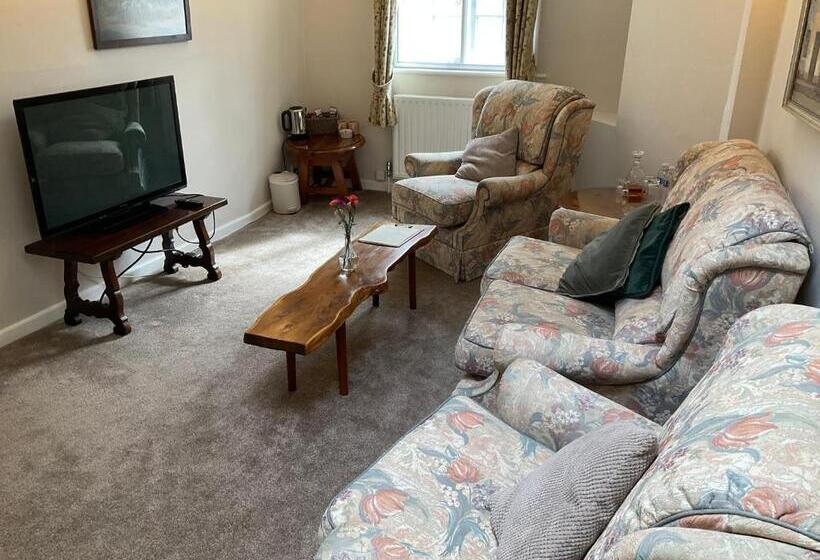 高级套房, The Jolly Farmer