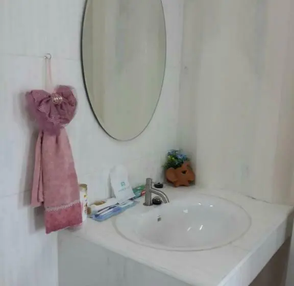 スタンダード４人部屋, Farsai Homestay