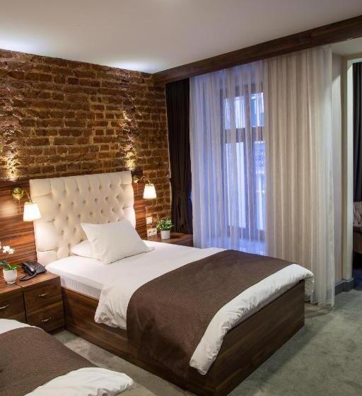 Pokój Trzyosobowy Klasyczny, Vita Suites Karakoy