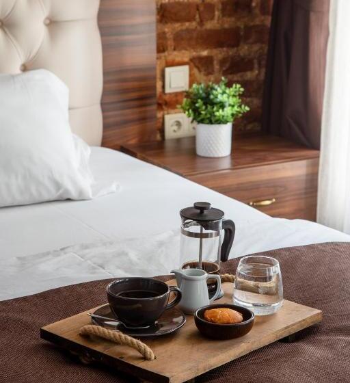Triple Room Sea View, Vita Suites Karakoy