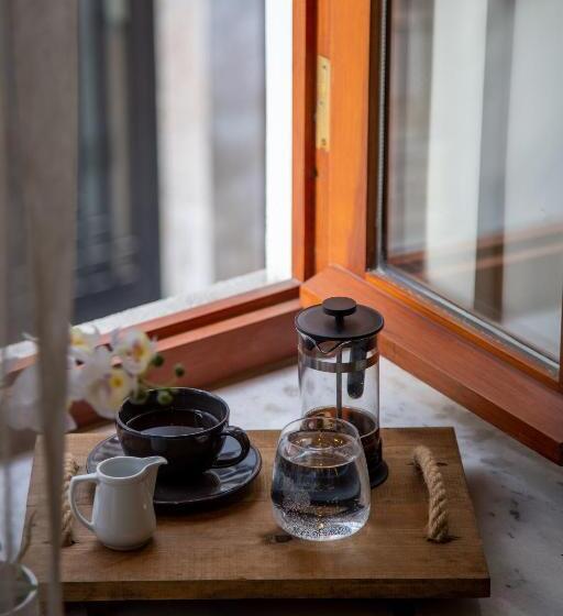Triple Room Sea View, Vita Suites Karakoy