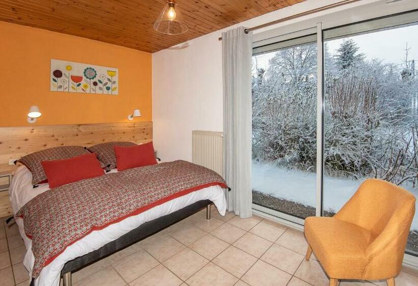 Номер Стандарт с Террасой, La Combe Fleurie Appartements & Chambres