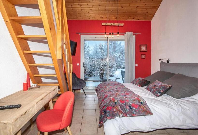 Семейный Номер, La Combe Fleurie Appartements & Chambres