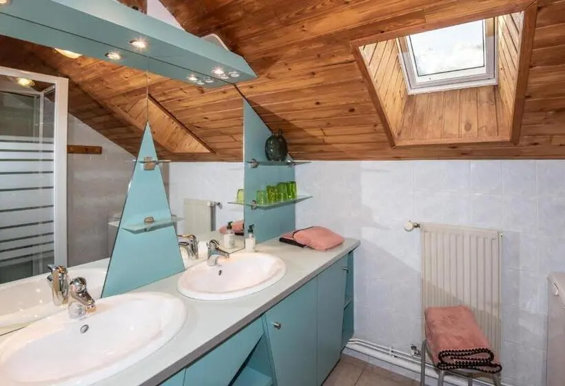 スタンダードルーム, La Combe Fleurie Appartements & Chambres