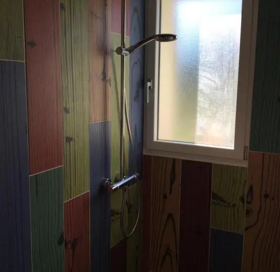 スタンダードスタジオ, La Combe Fleurie Appartements & Chambres