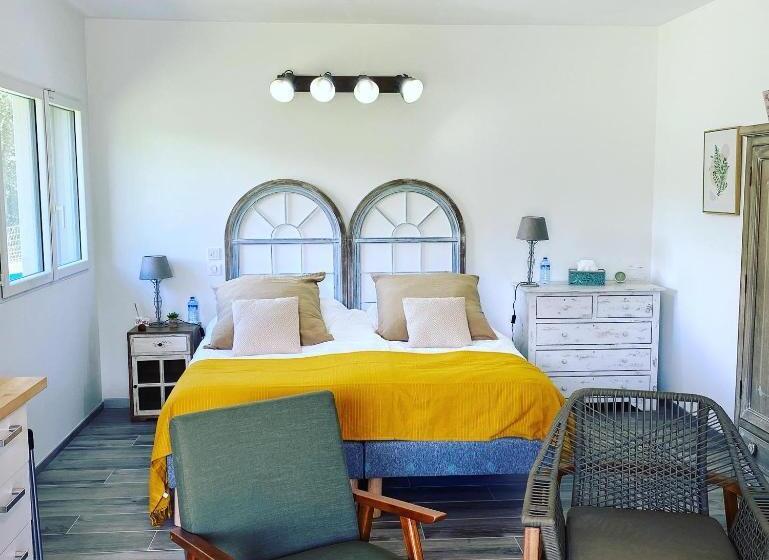 스탠다드 스튜디오, La Combe Fleurie Appartements & Chambres