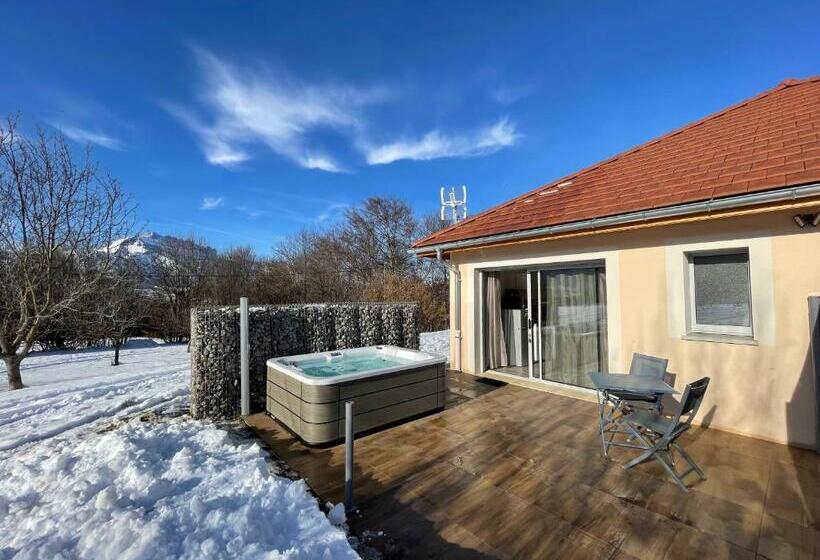 스탠다드 스튜디오, La Combe Fleurie Appartements & Chambres