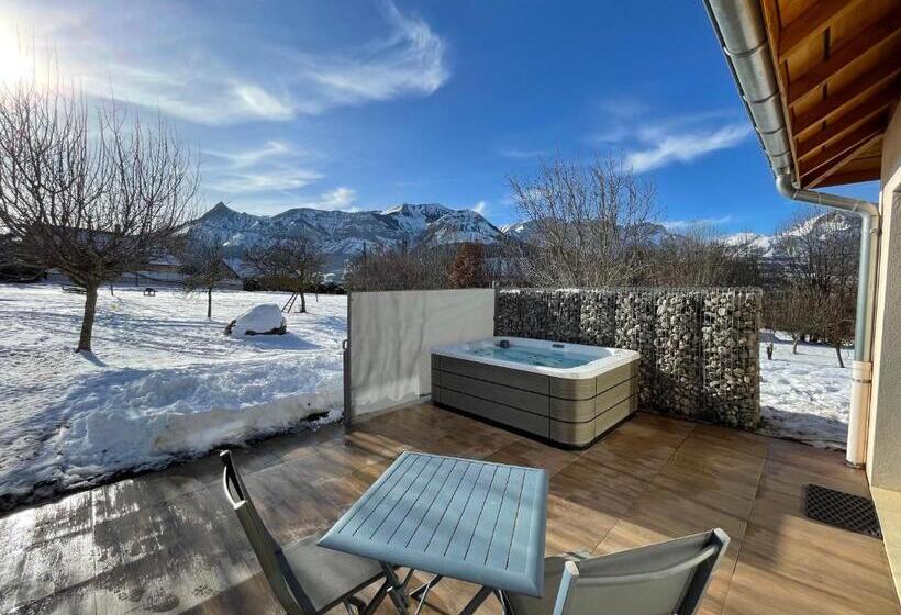 스탠다드 스튜디오, La Combe Fleurie Appartements & Chambres