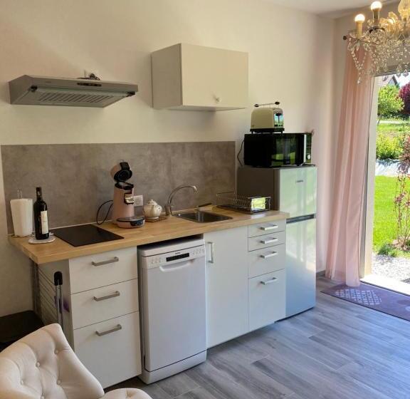 스탠다드 스튜디오, La Combe Fleurie Appartements & Chambres