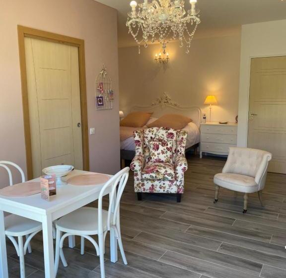 Студия Стандарт, La Combe Fleurie Appartements & Chambres
