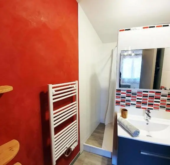 ルームシェアのワンベッド, La Maison Bisca