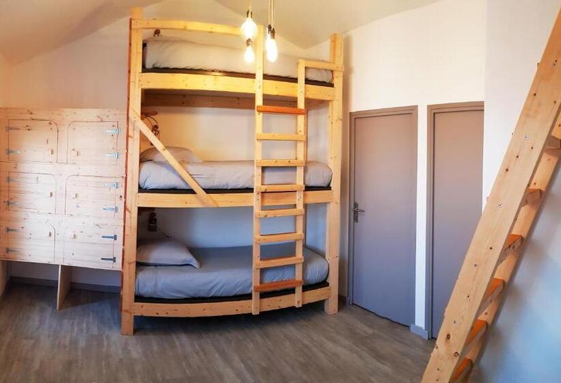تختخواب در اتاق مشترک, La Maison Bisca