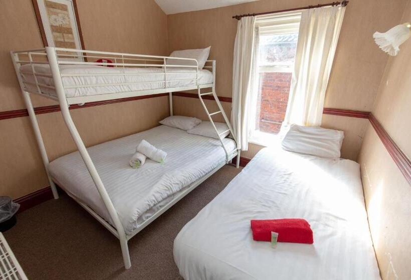 חדר משפחתי, The Riviera