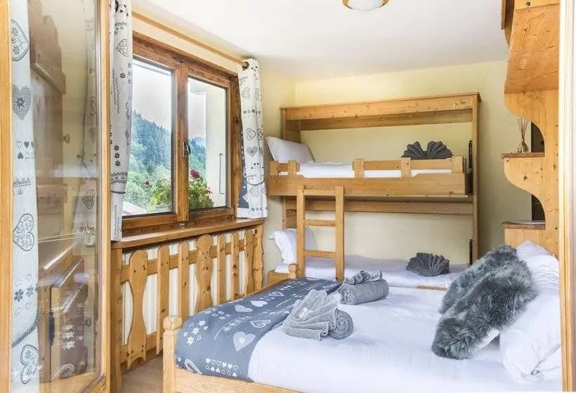 اتاق خانوادگی, Chalet Bluebell
