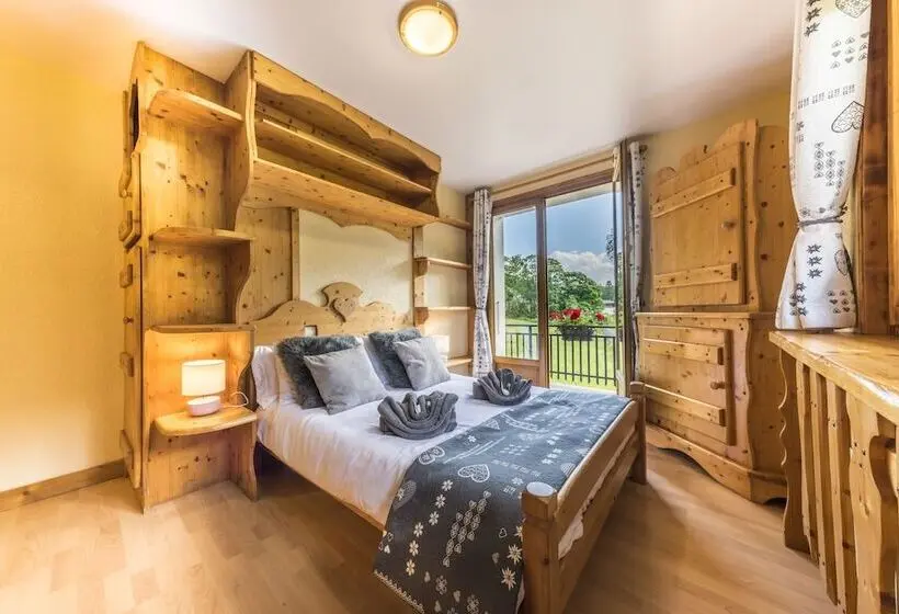 اتاق خانوادگی, Chalet Bluebell