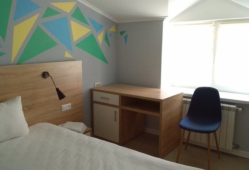 اتاق استاندارد یک نفره, Blum