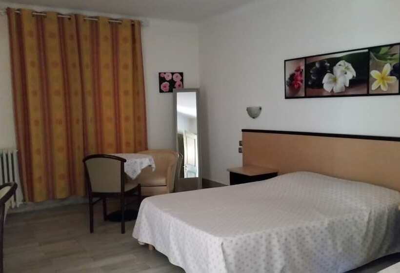 家庭间, Auberge Les Aromes