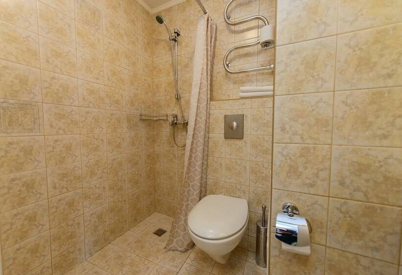 إستوديو قياسى, Art Hotel Karelia