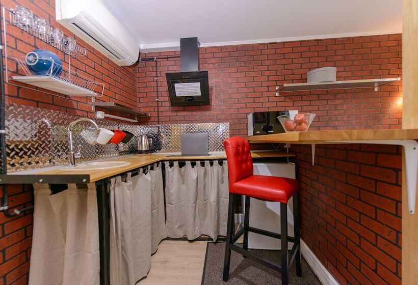 إستوديو قياسى, Art Hotel Karelia