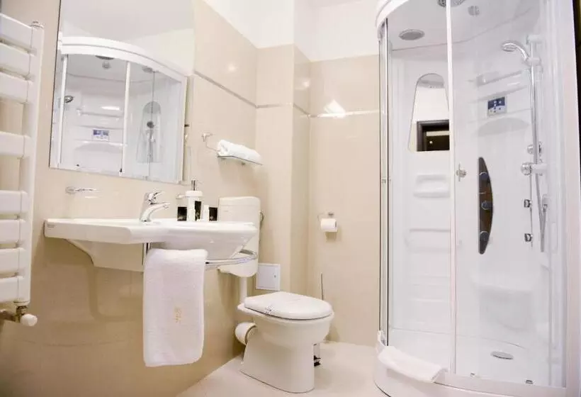 Standard Yhden Hengen Huone, Bulevard Predeal