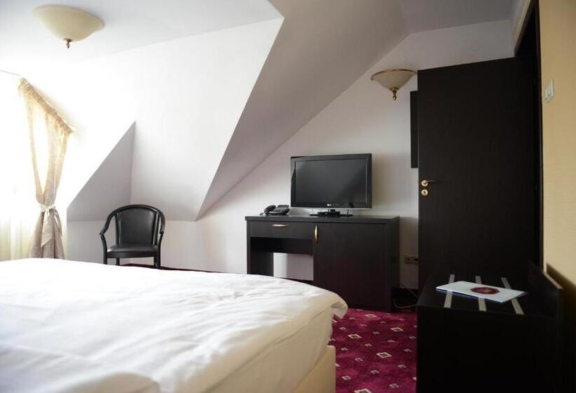 غرفة قياسية فردية, Bulevard Predeal