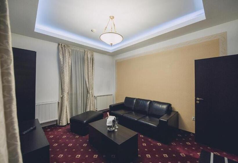 جناح, Bulevard Predeal