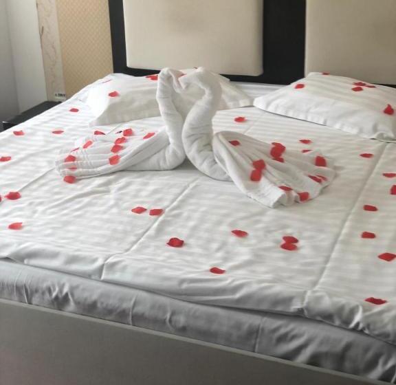 شقة غرفة واحدة, Bulevard Predeal