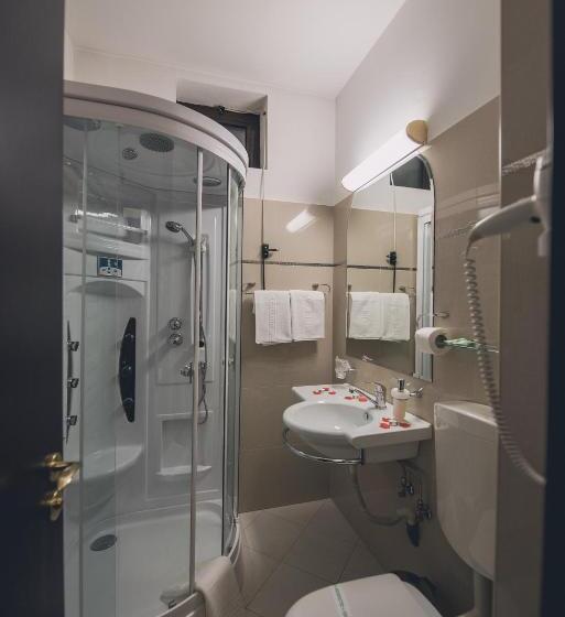 شقة غرفة واحدة, Bulevard Predeal