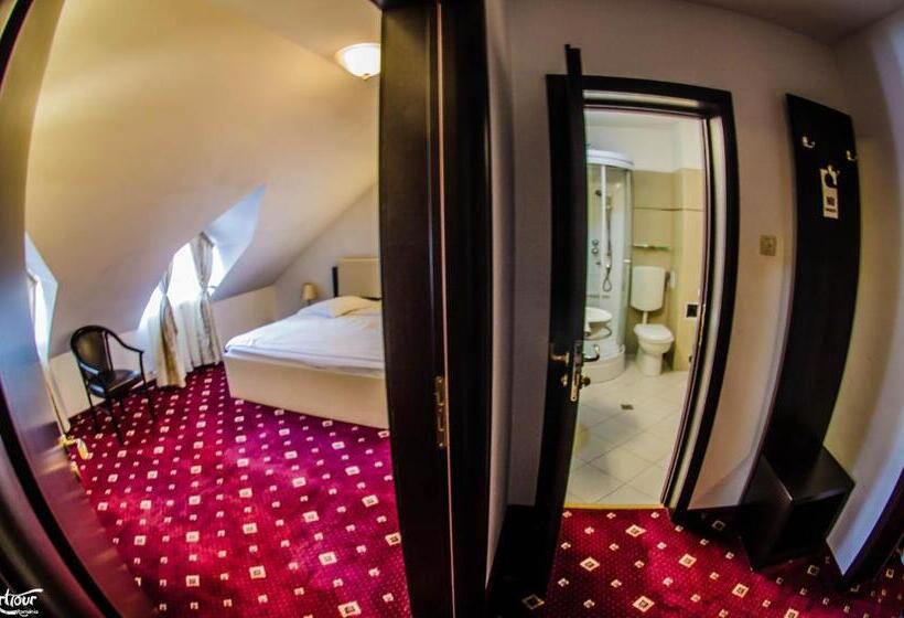 جناح, Bulevard Predeal