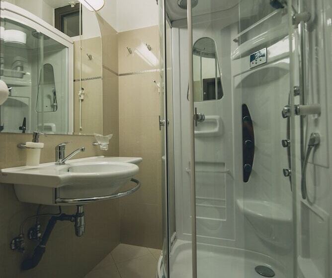 غرفة قياسية, Bulevard Predeal