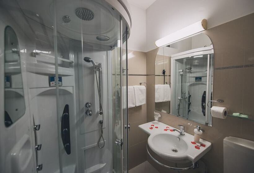 غرفة قياسية, Bulevard Predeal