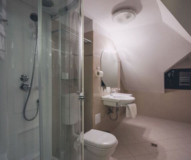 غرفة قياسية فردية, Bulevard Predeal