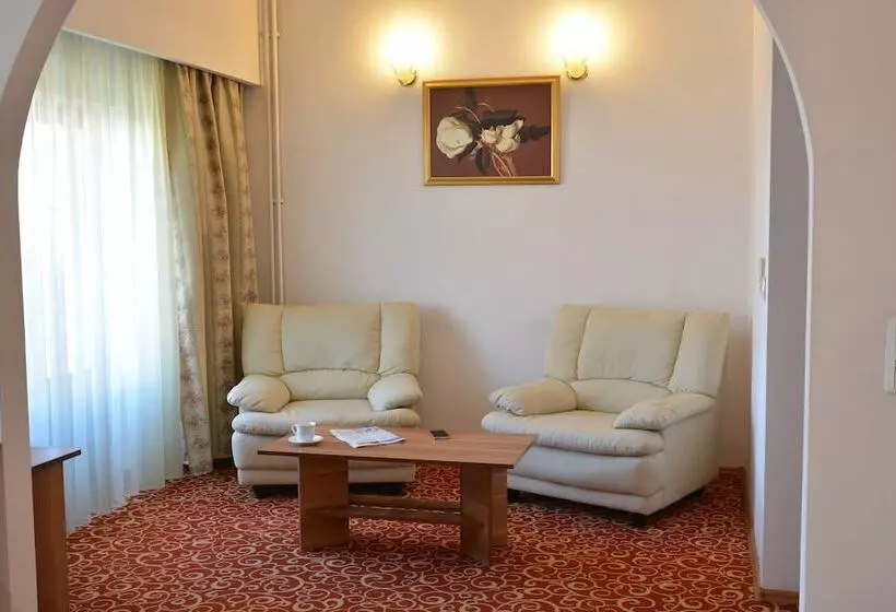 سوییت جونیور, Central