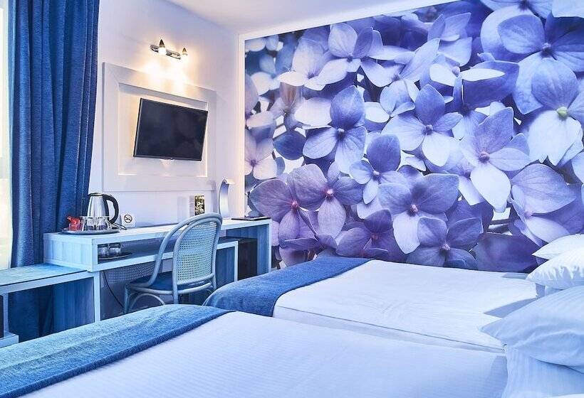 Семейный Номер, Continental Forum Tirgu Mures