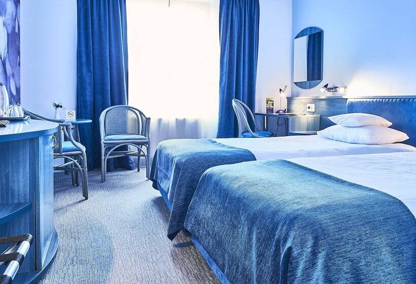 ファミリールーム, Continental Forum Tirgu Mures