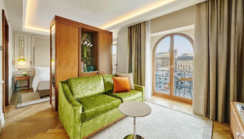 سوئیت جونیور با تخت بزرگ, Intercontinental Athenee Palace Bucharest, An Ihg