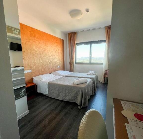 اتاق استاندارد, Joli